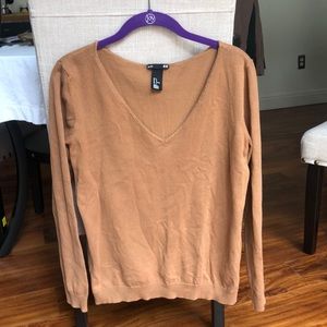 Beautiful tan colored v-neck sweater from H&M.